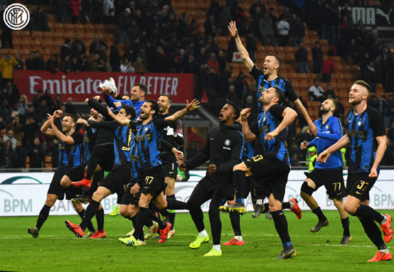 感受大满贯赛事氛围，六位中网球童奔赴澳网